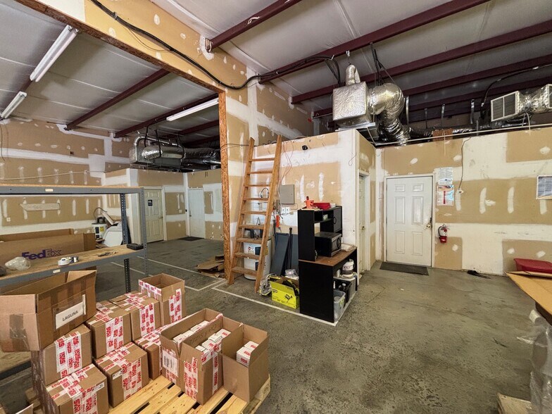 More Photos Of 110 Portwatch Way, Wilmington Light Distribution For Lease