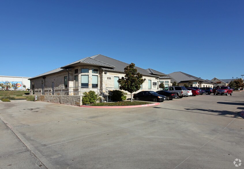 More Photos Of 930 W Ralph Hall Pky, Rockwall Medical For Lease