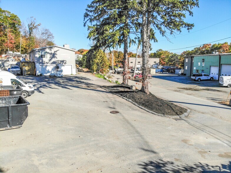 More Photos Of 25 Popes Ln, Danvers Flex For Sale