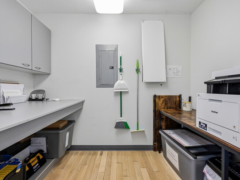 More Photos Of 2 Herman Avenue Ext, Asheville Office For Sale