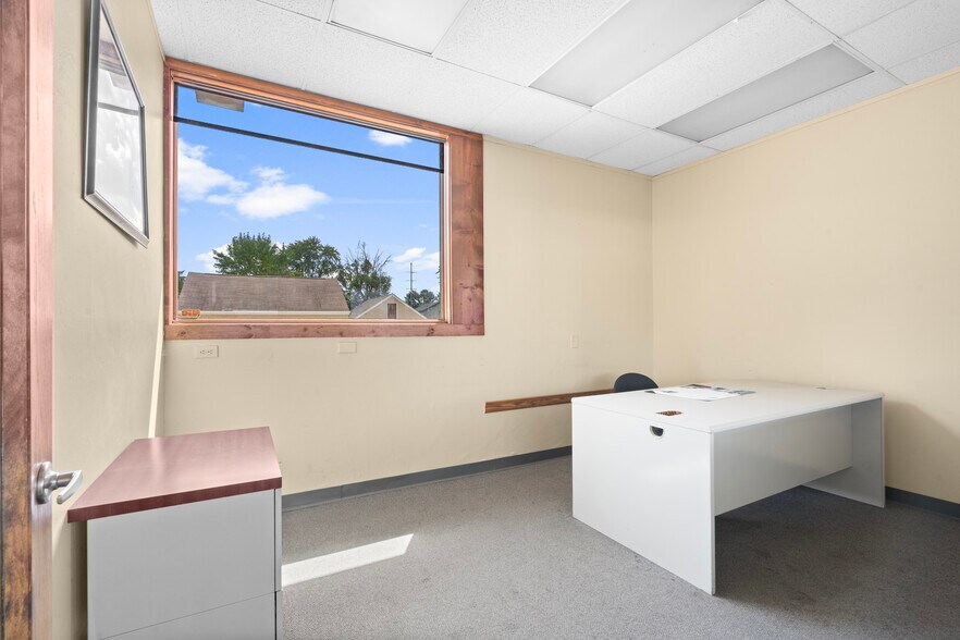 More Photos Of W7293 US Highway 10 114, Menasha Auto Dealership For Sale