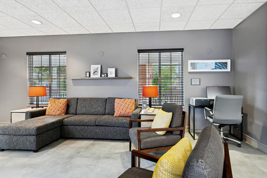 More Photos Of 130 Holiday Blvd, Covington Hotel For Sale