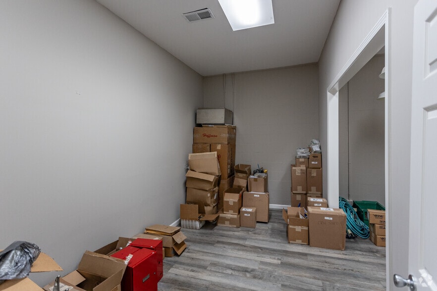 More Photos Of 125 Glancy St, Goodlettsville Office For Sale