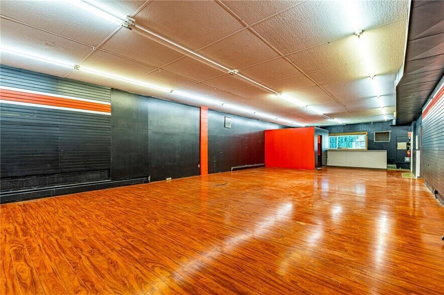 More Photos Of 2195 Monroe Ave, Rochester Freestanding For Sale
