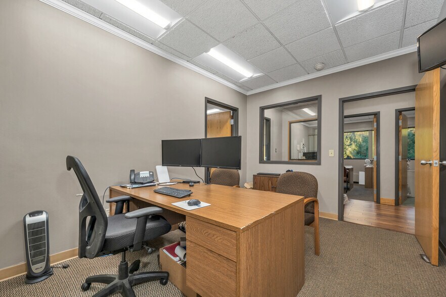 More Photos Of 231 Sutton St, North Andover Medical For Sale