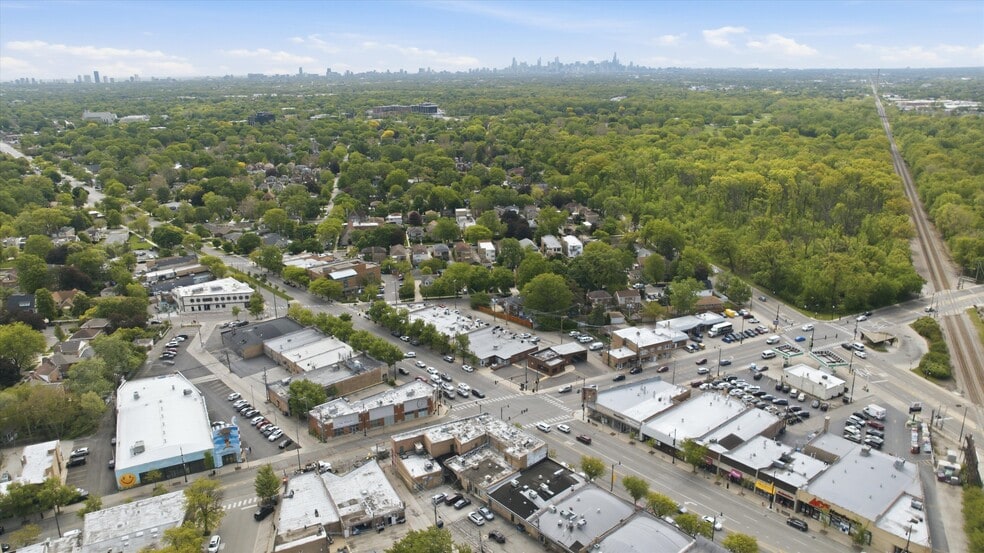 More Photos Of 5337-5353 W Devon Ave, Chicago Storefront Retail Office For Sale