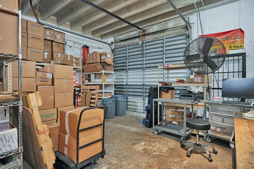 More Photos Of 8111-8119 NW 33rd St, Miami Warehouse For Sale