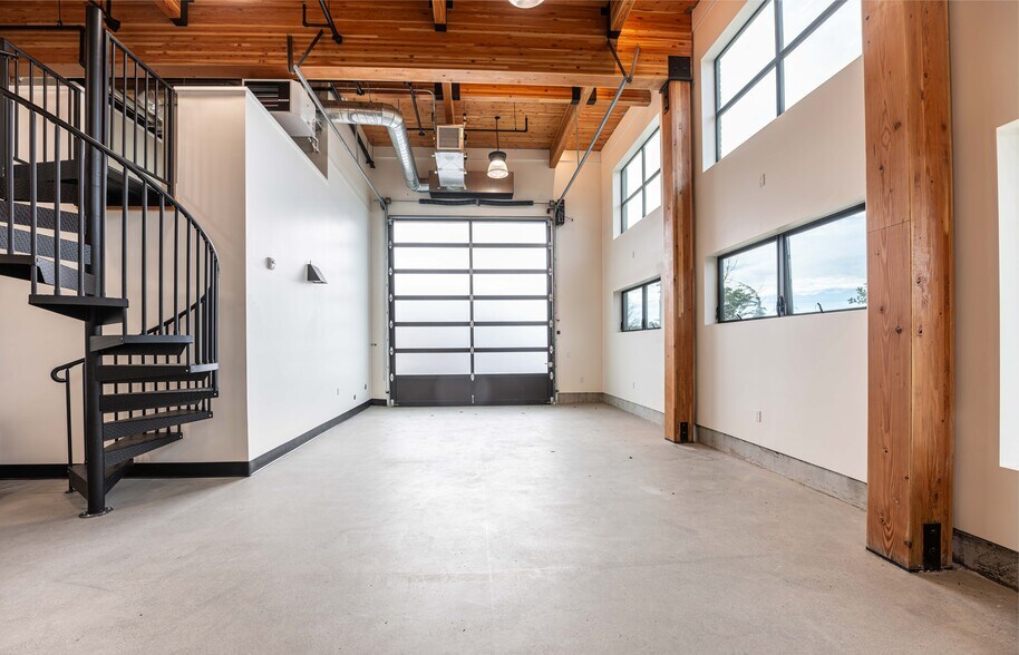 More Photos Of 200 Panetta Ave, Santa Cruz Showroom For Sale