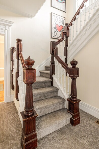 More Photos Of 437 E Allen St, Hudson Office For Sale