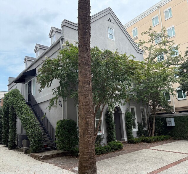 More Photos Of 56 Wentworth St, Charleston Office For Sale