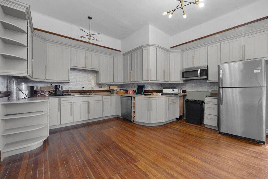 More Photos Of 105 S Paint St, Chillicothe Lodge Meeting Hall For Sale