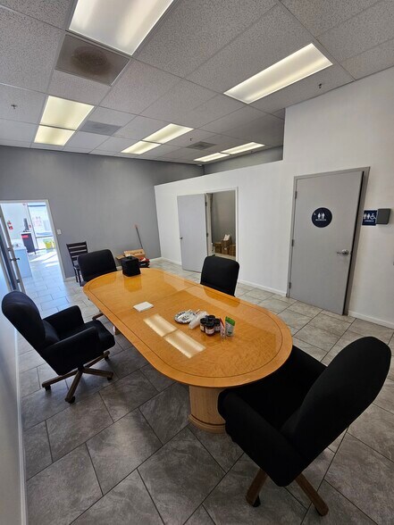 More Photos Of 1060 E Pacheco Blvd, Los Banos Freestanding For Lease