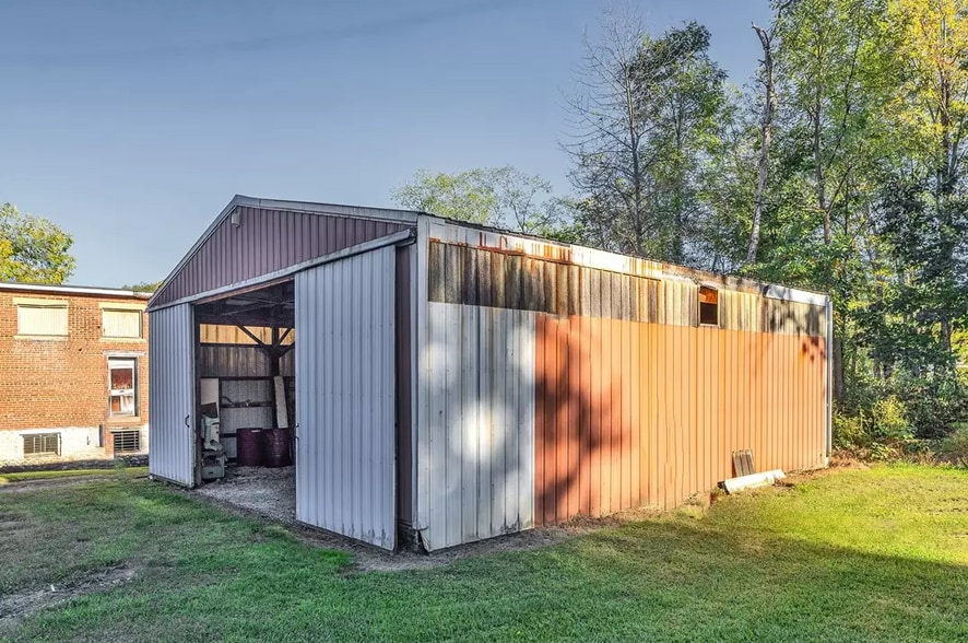More Photos Of 0 Depot St, Slickville Warehouse For Sale