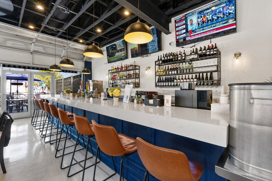 More Photos Of 620 S Presa St, San Antonio Restaurant For Sale