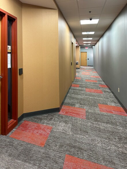 More Photos Of 10160 Foley Blvd, Coon Rapids Office For Lease
