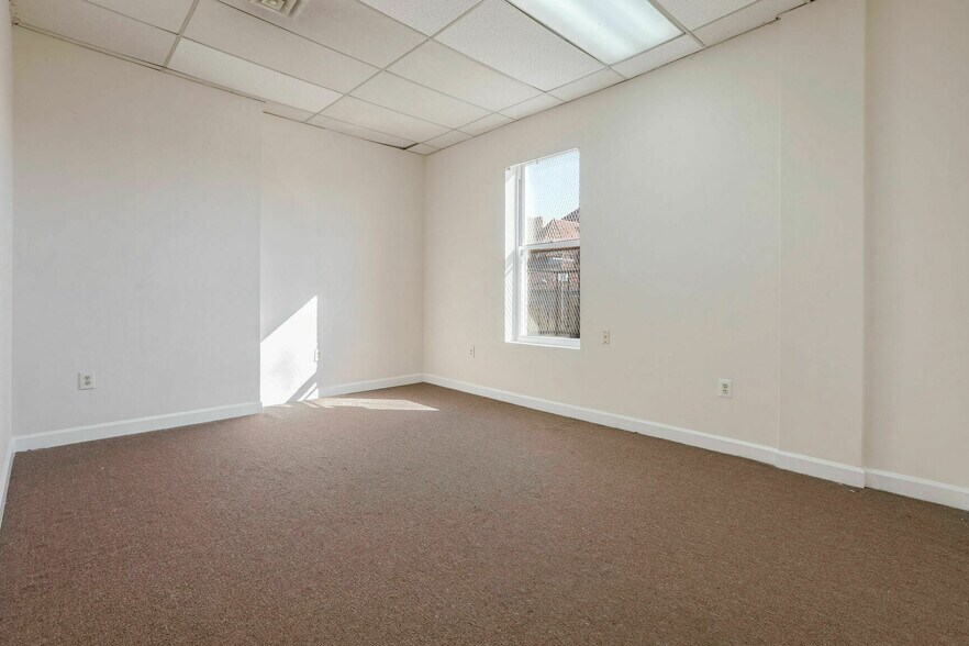 More Photos Of 2129 Charles St, Baltimore Storefront Retail Residential For Sale