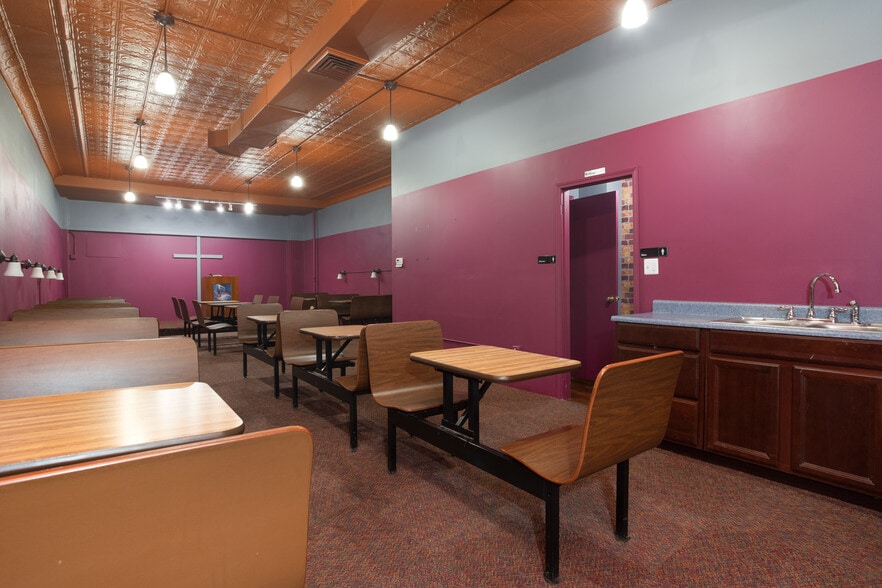 More Photos Of 14105 Kercheval St, Detroit Religious Facility For Sale