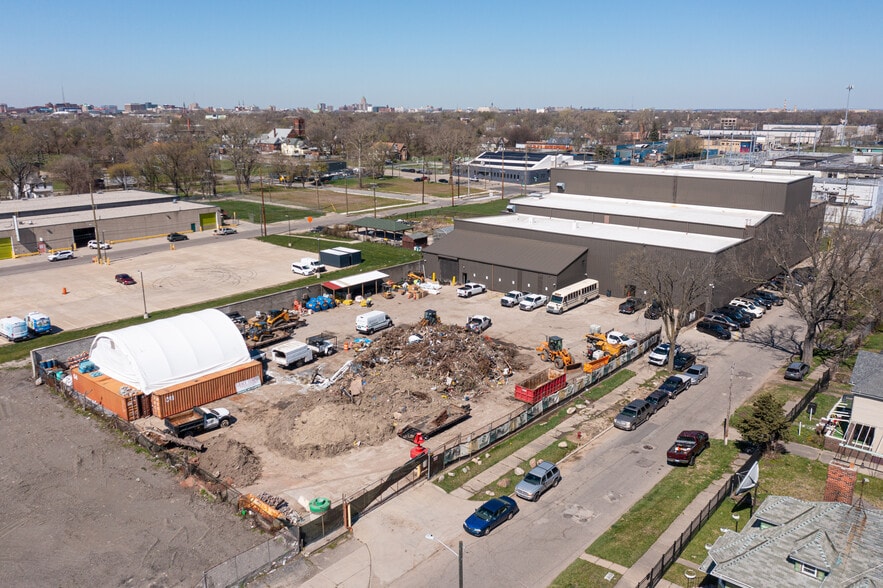 More Photos Of 2221-2241 Bellevue St, Detroit Warehouse For Lease