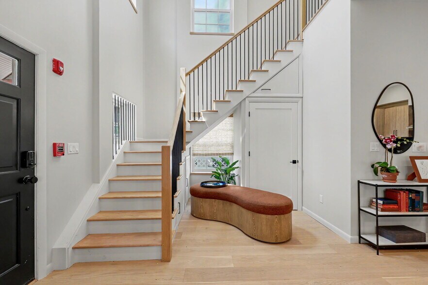 More Photos Of 63 Church St, Greenwich Apartments For Sale