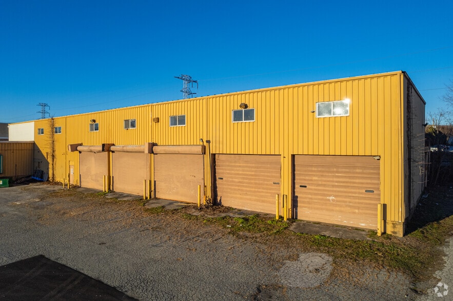 More Photos Of 2006 Rodman Rd, Elsmere Warehouse For Lease