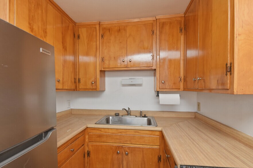 More Photos Of 2823 U St, Sacramento Apartments For Sale