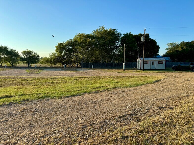 More Photos Of 133 Wheeler St, Stockdale Trailer Camper Park For Sale