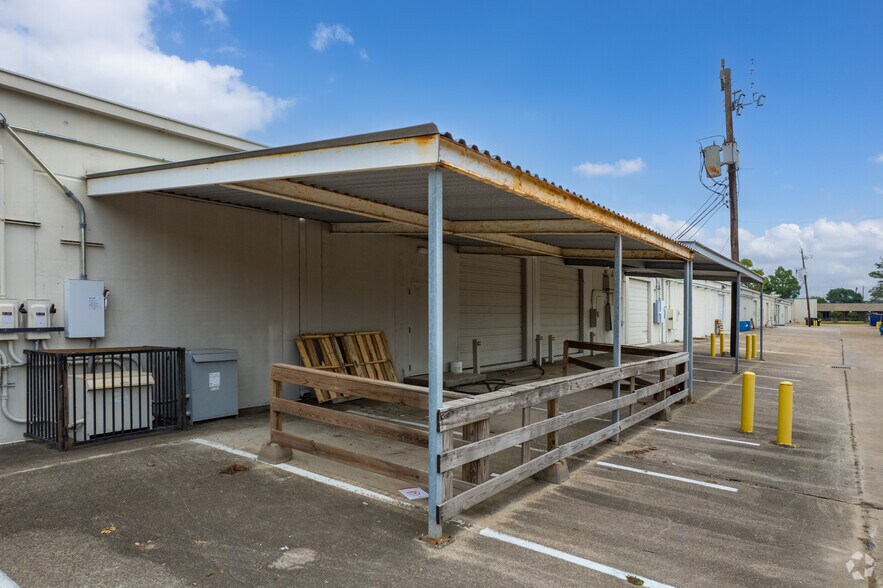 More Photos Of 2501 Central Pky, Houston Unknown For Lease