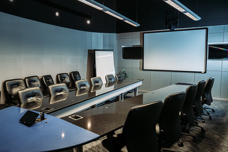 More Photos Of 190 Bluegrass Valley Pky, Alpharetta Office For Lease