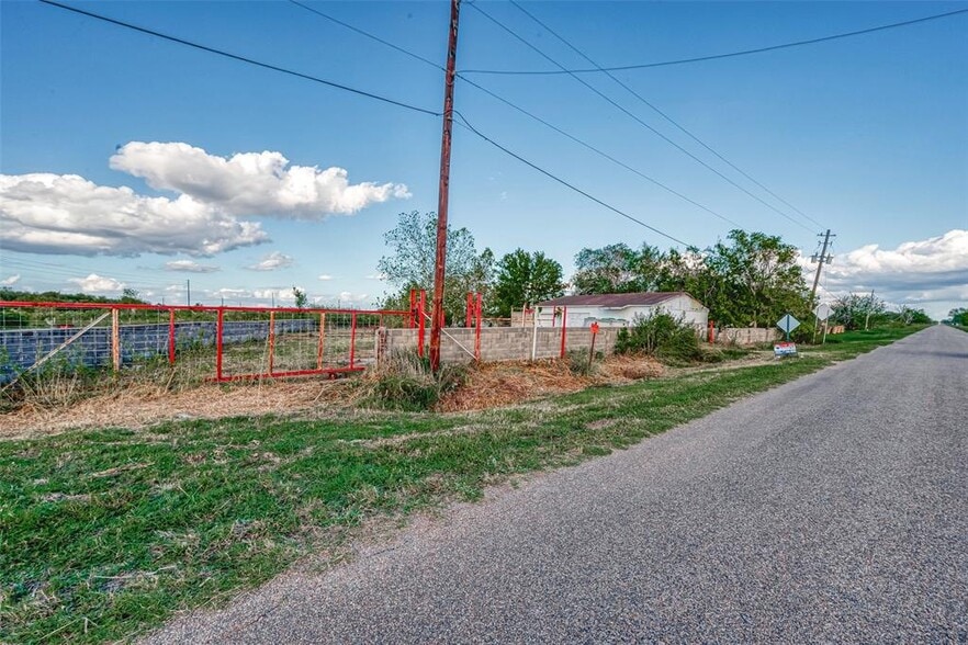 More Photos Of 117 County Road 227, East Bernard Land For Sale