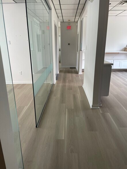 More Photos Of 17 Parker Terrace Ext, Glastonbury Office For Lease