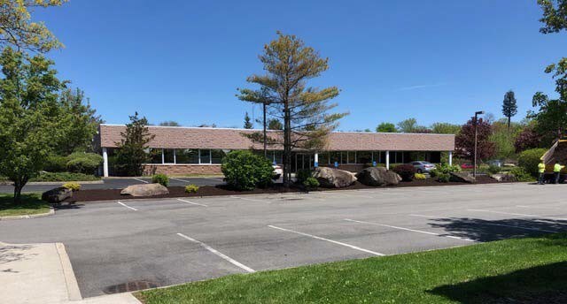 Primary Photo Of 100 Commerce Dr, New Windsor Township Office For Lease