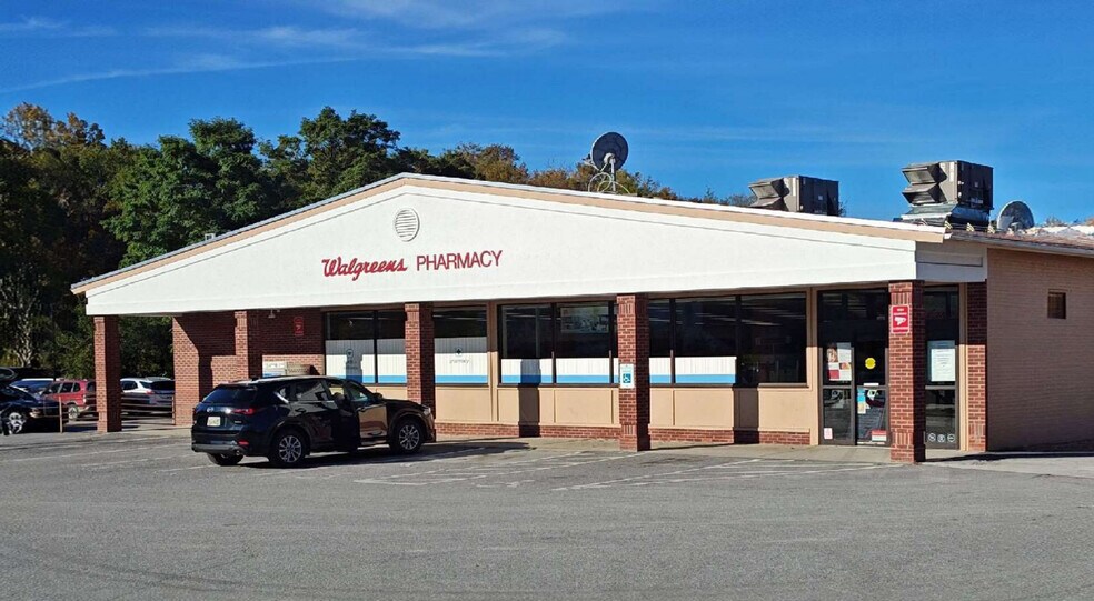 Primary Photo Of 1 Union St, Brandon General Retail For Sale