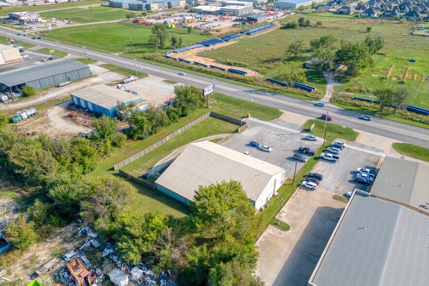 More Photos Of 462 E Henri De Tonti Blvd, Springdale Warehouse For Sale