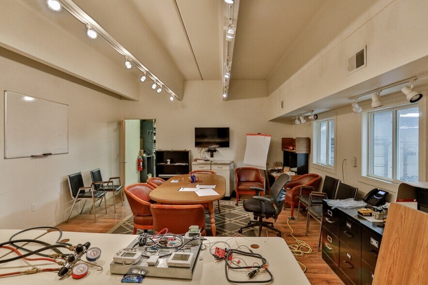 More Photos Of 711 3rd St, Marathon Manufacturing For Sale