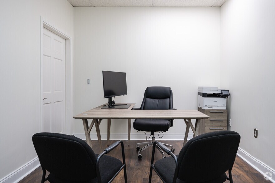 More Photos Of 439 Congaree Rd, Greenville Office For Lease