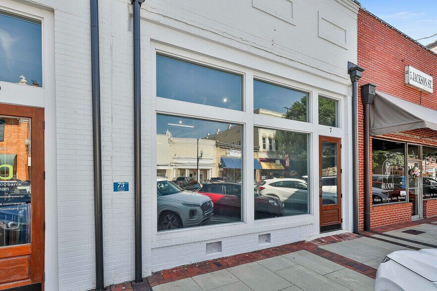 More Photos Of 7 Jackson St, Newnan Storefront For Lease