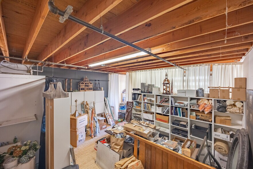 More Photos Of 207 Harvard Ave, Half Moon Bay Warehouse For Sale