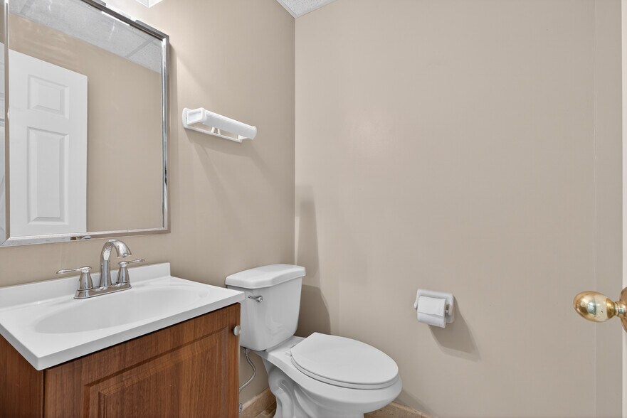 More Photos Of 519 Darby Creek Rd, Lexington Office For Sale