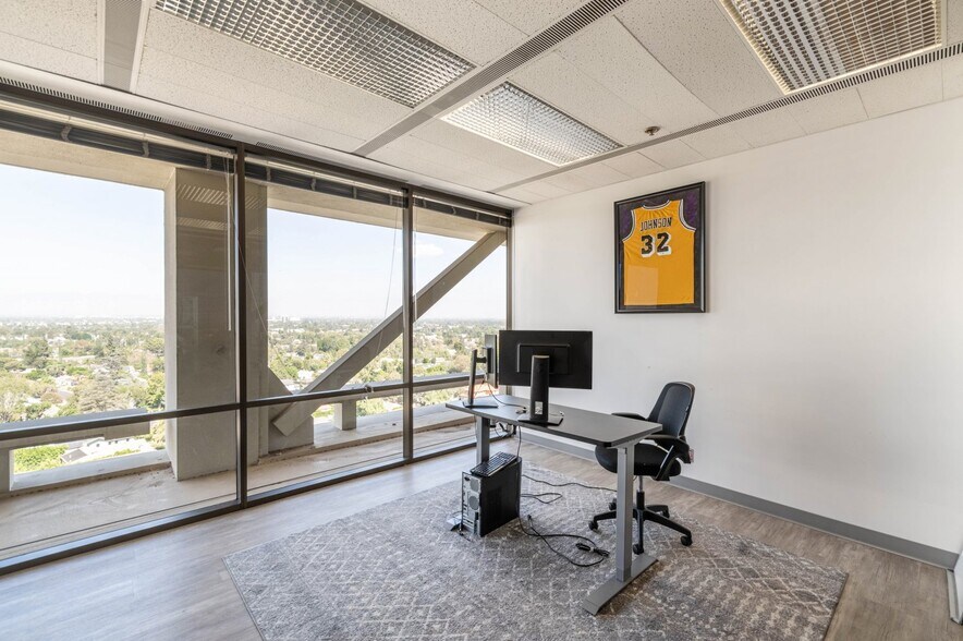 More Photos Of 15233 Ventura Blvd, Sherman Oaks Office For Lease