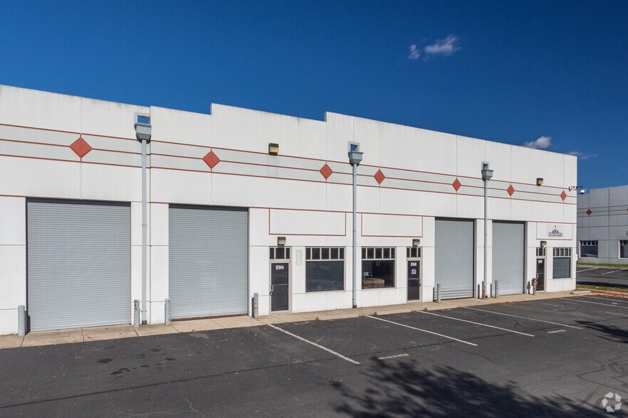 More Photos Of 9200-9280 Mike Garcia Dr, Manassas Warehouse For Lease