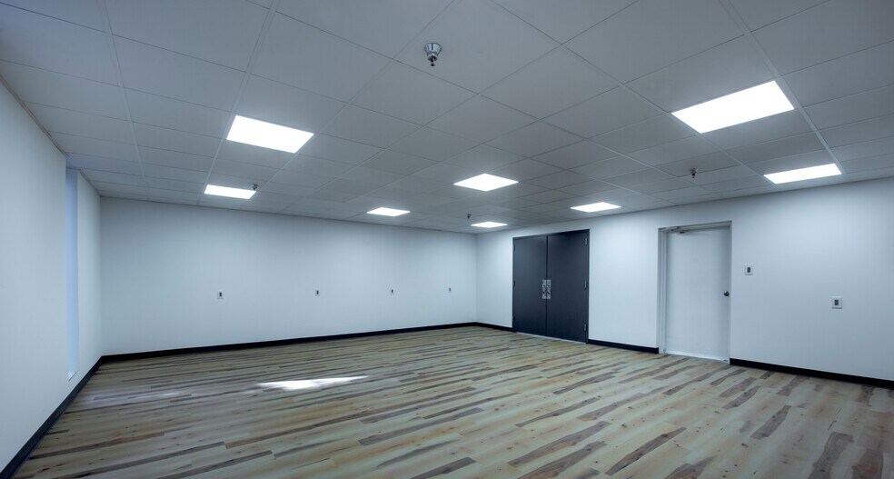 More Photos Of 1700 Overhead Bridge Rd NE, Cleveland Warehouse For Lease