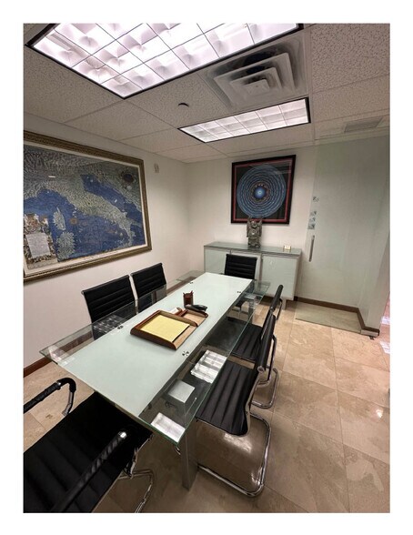 More Photos Of 4300 Biscayne Blvd, Miami Office Residential For Lease