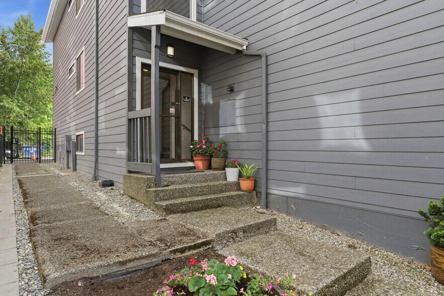 More Photos Of 4526 S Henderson St, Seattle Apartments For Sale