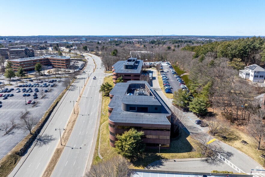 More Photos Of 10 Burlington Mall Rd, Burlington Office For Lease