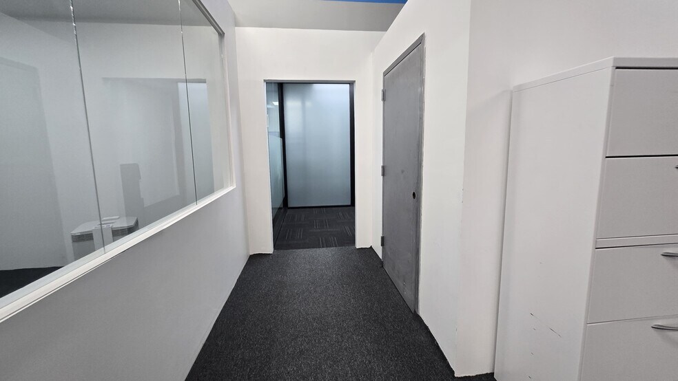 More Photos Of 2300 Marcus Ave, New Hyde Park Warehouse For Lease