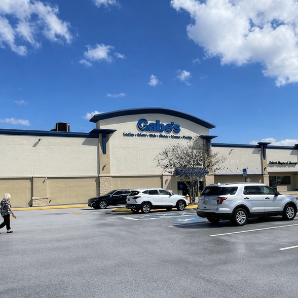 More Photos Of 4665-4749 66th St N, Saint Petersburg Unknown For Lease