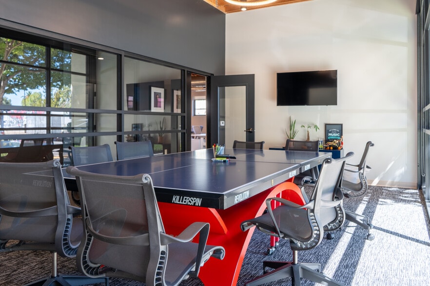 More Photos Of 1909 H St, Sacramento Office For Lease