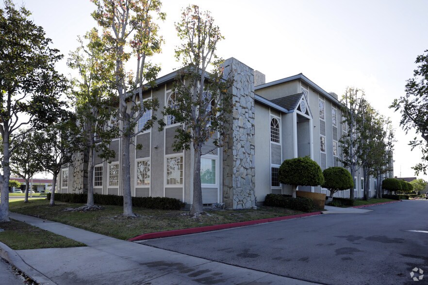 More Photos Of 18837 Brookhurst St, Fountain Valley Medical For Lease