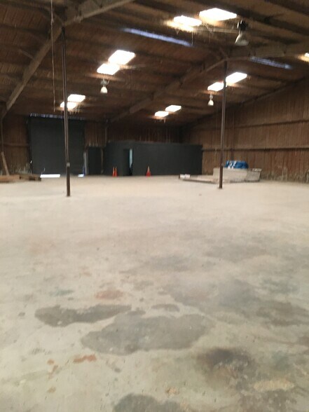 More Photos Of 2711 Kelly Ln, Pflugerville Warehouse For Sale