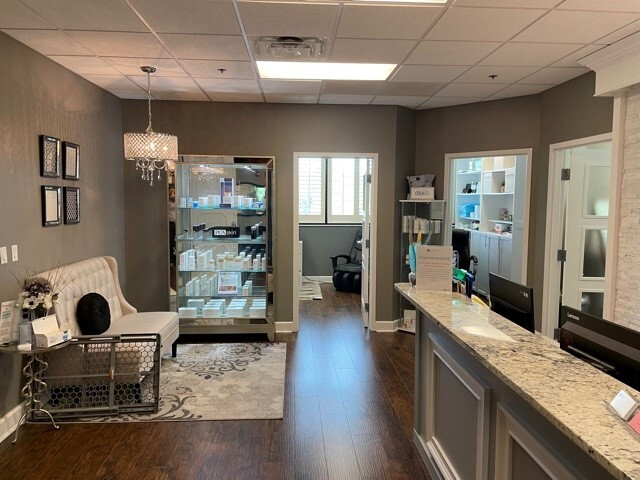 More Photos Of 11509 Palmbrush Trl, Bradenton Medical For Lease